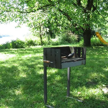 Сasa de vacaciones River Bank Pannonian & Garden