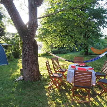 Сasa de vacaciones River Bank Pannonian & Garden